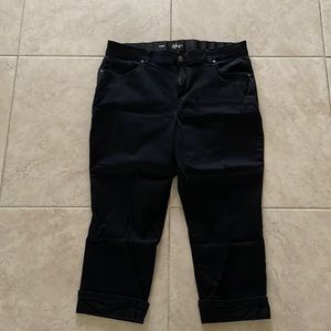 Style & Co black capri pants